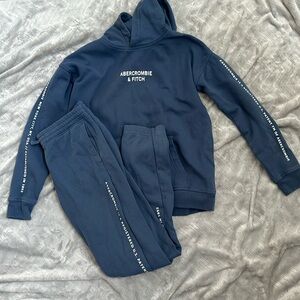 Light blue Abercrombie kids sweatsuit. Size 15/16. Great condition
